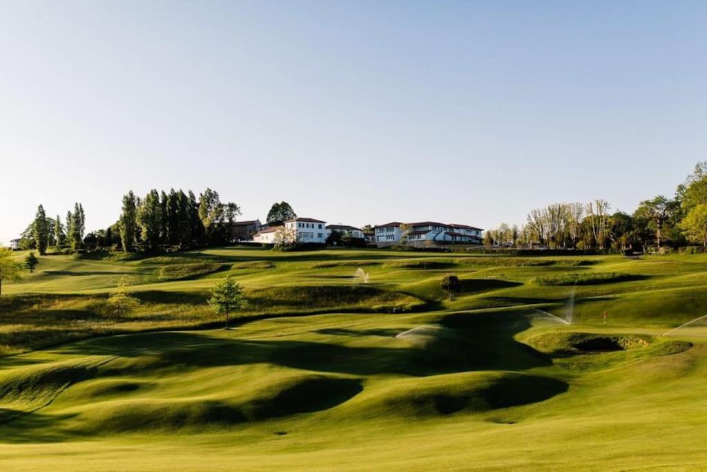 Апартаменти T1 Bis Avec Piscine Vue Golf Et Montagnes Арканг Екстер'єр фото